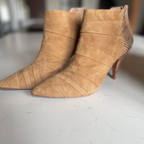 Donald J. Pliner Women’s Pleated Brown Suede Animal Print Ankle Boots Heels 9 - Picture 2 of 6